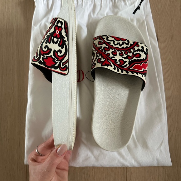 Red V White and Red Slide Sandals - Picture 3 of 3